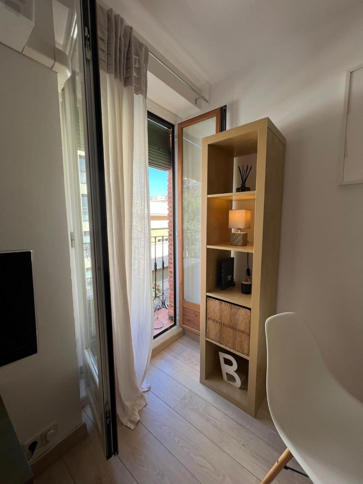 Lovely Con Balconcitos Madri